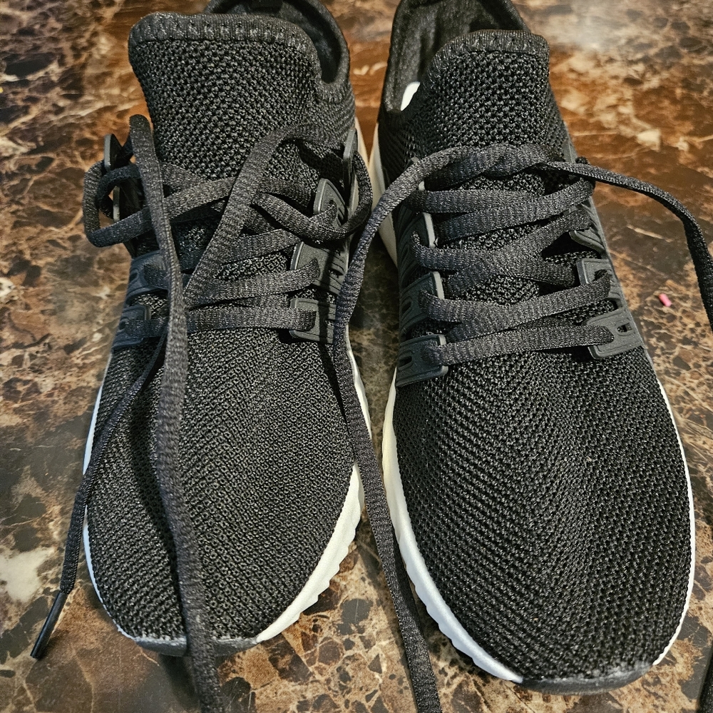 Brand New Shoes Never Worn Comes in original Justfab bag